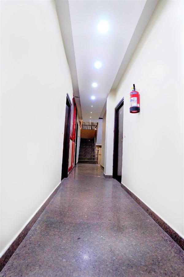 Hotel The Rts Plaza Nueva Delhi Exterior foto