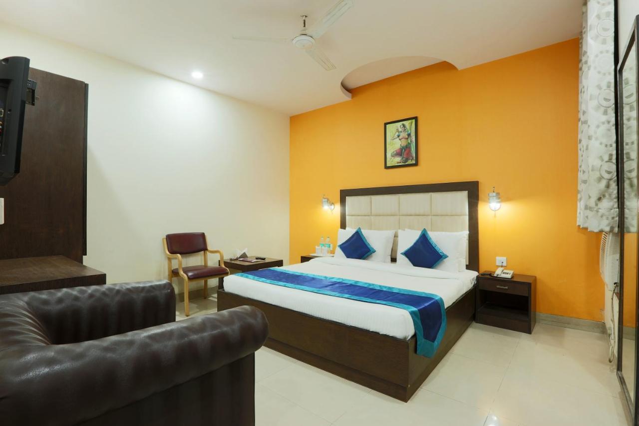 Hotel The Rts Plaza Nueva Delhi Exterior foto